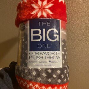 NEW Oversized The Big One Plush Throw